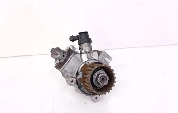 Ford Mondeo MK V Fuel injection high pressure pump 9811347280 0445010592 13160422