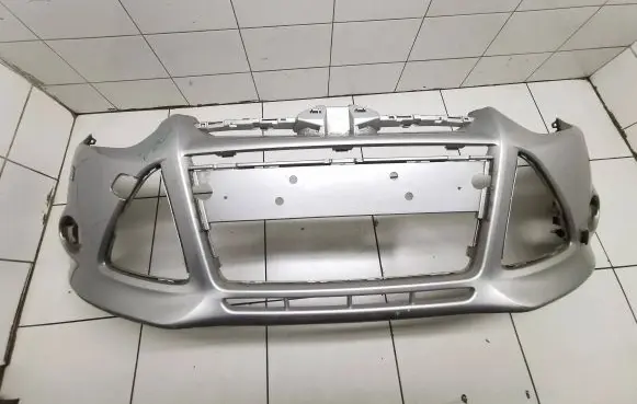 Ford Focus Front bumper Bm5117757a 0097a