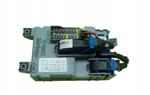 Fiat Doblo Fuse box set 00519217570 17AB135