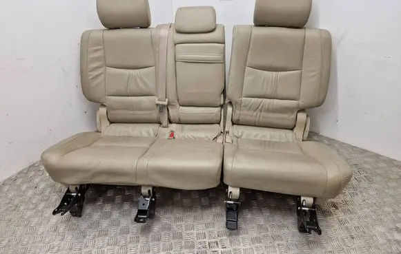 Toyota Land Cruiser (J120) Second row seats 