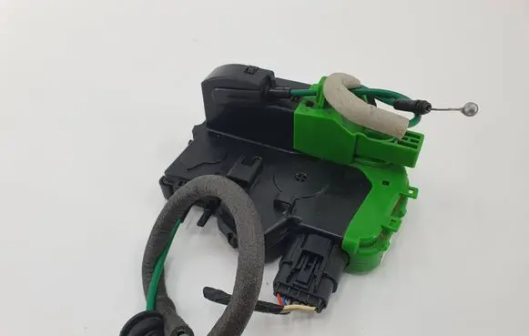 Hyundai i40 Front door lock 8313203Z010