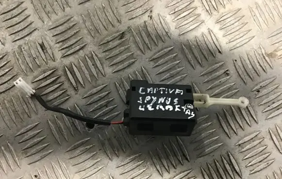 Chevrolet Captiva Tailgate/trunk/boot open switch 