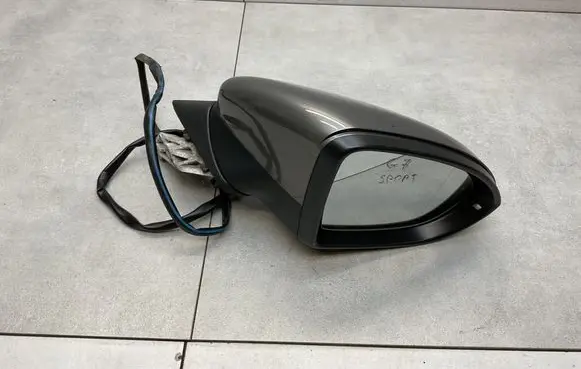 Volkswagen Golf Sportsvan Front door electric wing mirror 