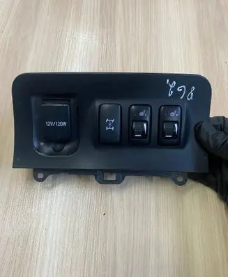 Toyota Land Cruiser (J120) Seat heating switch 5883160020