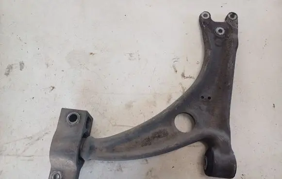 Volkswagen PASSAT B6 Front lower control arm/wishbone