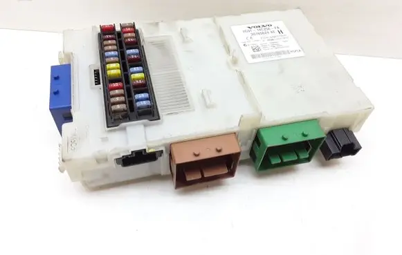 Volvo V70 Fuse module 7G9T14C256FA 30765624AE