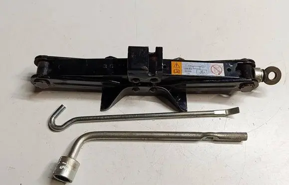 Mazda 6 Tool set 3185448