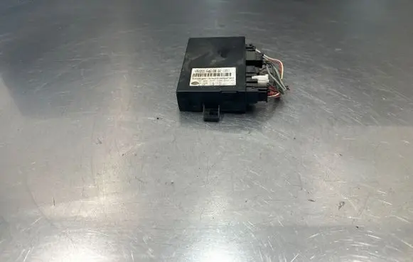 Mercedes-Benz E W211 Tow bar trailer control unit/module 2115450832 5DS00849300