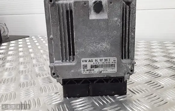 Volkswagen Golf VII Engine control unit/module 04L907309D