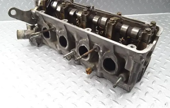 BMW 3 E30 Engine head 11120030299 0030299 11311709580