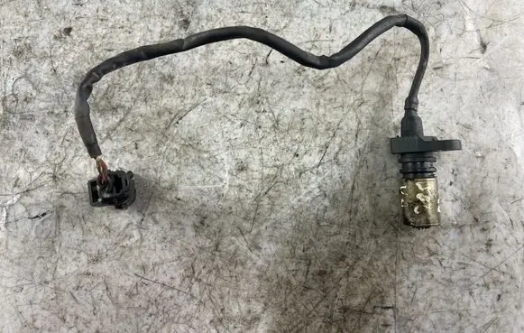 Volvo V70 Camshaft position sensor 0296000650