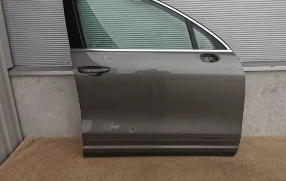 Porsche Cayenne (92A) Front door