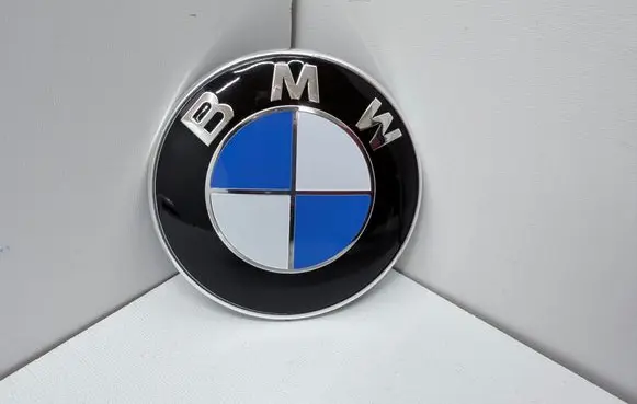 BMW 5 E60 E61 Manufacturer badge logo/emblem 813237505 10333410 20000263