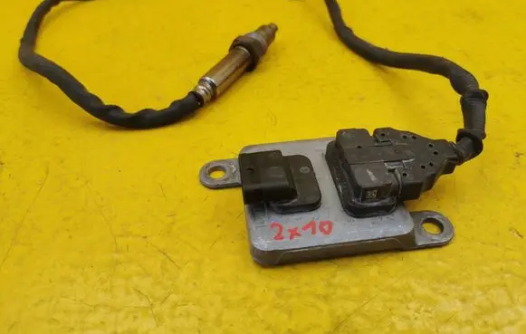 Mercedes-Benz ML W166 Lambda probe sensor A0009050208