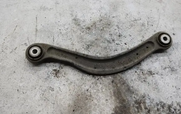 Mercedes-Benz C W205 Rear control arm A20407