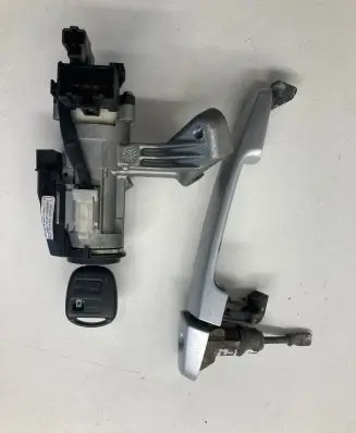 Toyota Corolla E120 E130 Ignition lock 8978302020 45020024