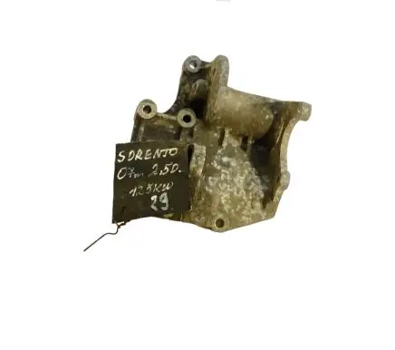 KIA Sorento Engine mounting bracket