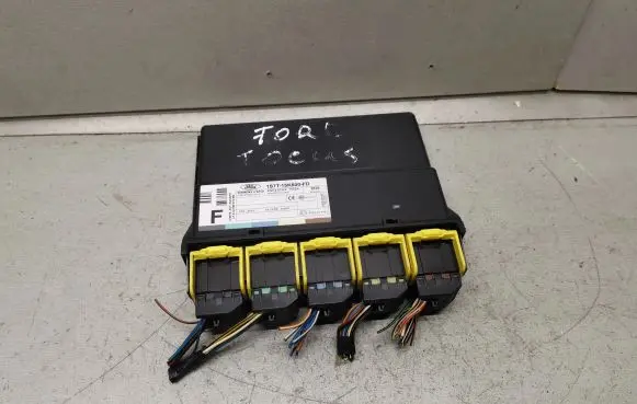 Ford Focus Comfort/convenience module 1S7T15K600FD