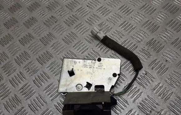Ford Mondeo MK II Tailgate exterior lock 2S71-43102-AC