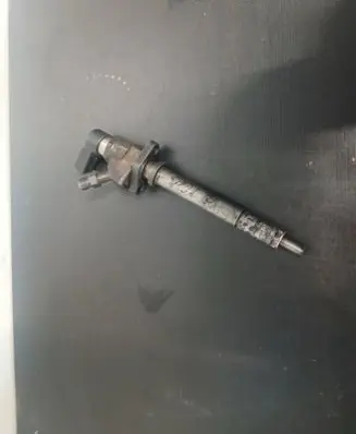 Volvo V70 Fuel injector 5WS40156Z