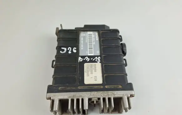 Volkswagen PASSAT B5 Engine control unit/module 443907403G 0280000739