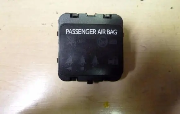 Toyota Auris E180 Screen/display/small screen 1682C31 B337
