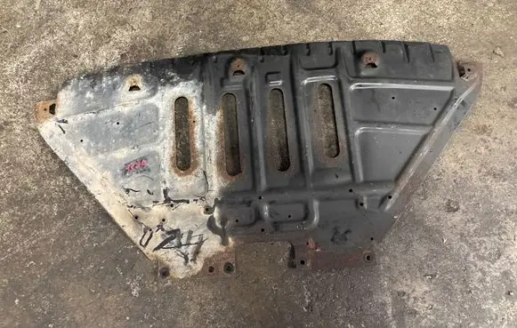 BMW X1 E84 Engine splash shield/under tray 