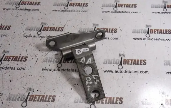 Lexus LS 430 Front door upper hinge