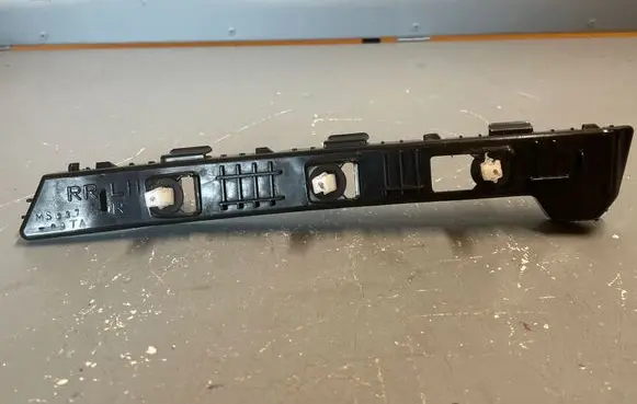 Hyundai i20 Active Bumper support mounting bracket corner MS237 70A1