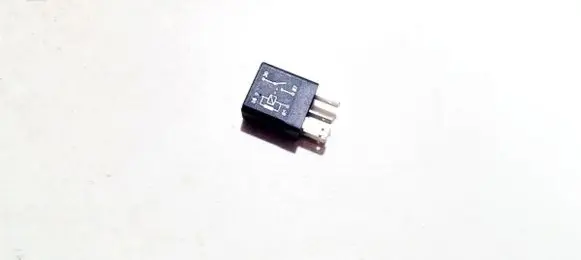 Fiat Punto (188) Other relay 46520421 702.30