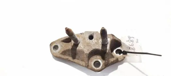 Honda Civic Engine mounting bracket