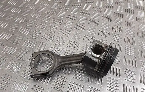 Ford Mondeo MK V Piston with connecting rod 