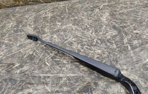 Mini One - Cooper R50 - 53 Front wiper blade arm 80005586