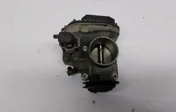 Volkswagen Polo III 6N 6N2 6NF Throttle valve 408237130002