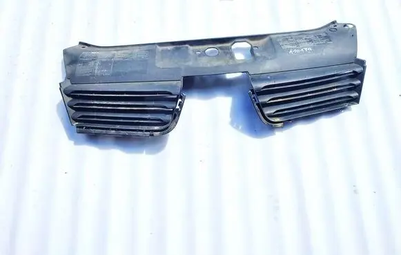 Renault Clio II Front grill 8200272056