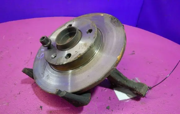 Volkswagen Golf III Front wheel hub spindle knuckle