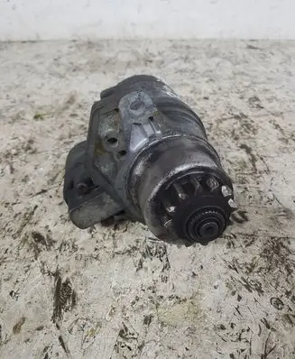 Nissan Almera Tino Starter motor M0008T71371