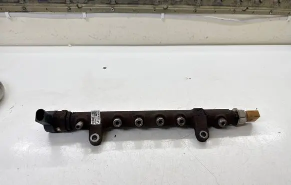 Volkswagen Transporter - Caravelle T5 Fuel main line pipe 03L089C 03L906051 057130764H