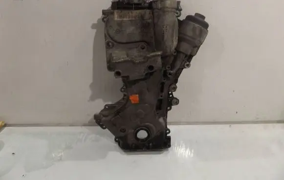 Volkswagen Touran I Timing chain cover 03C109211E