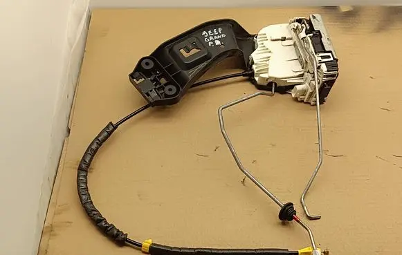 Jeep Grand Cherokee Front door lock P04589924AH