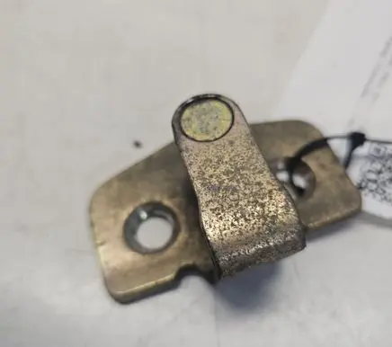 Opel Astra G Rear door lock loop/hook striker 