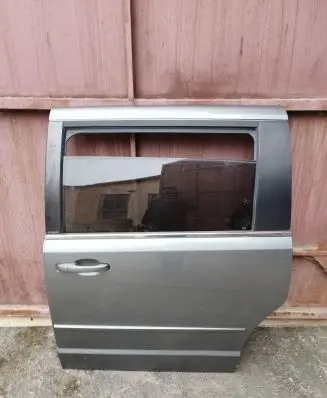 Chrysler Grand Voyager V Rear door