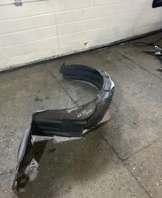 Toyota Prius (NHW20) Front wheel arch liner splash guards 