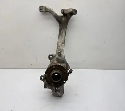 Front wheel hub spindle knuckle