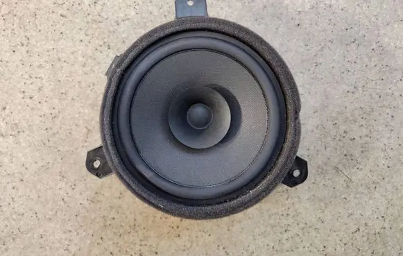 Subaru XV II Rear door speaker