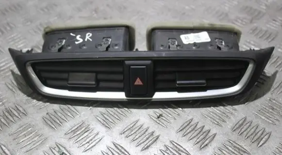 Honda CR-V Dash center air vent grill