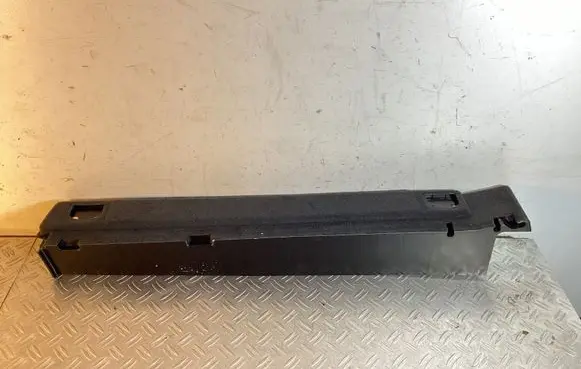 Porsche Macan (95B) Other trunk/boot trim element 8R0861827
