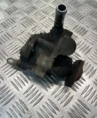 BMW X1 E84 Power steering pump 678045901