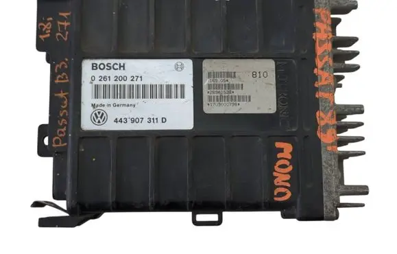Volkswagen PASSAT B3 Engine control unit/module 0261200271 443907311D
