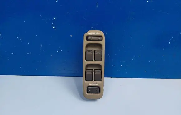 Suzuki Grand Vitara I Electric window control switch 65D0